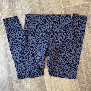 EUC athleta animal print leggings XS